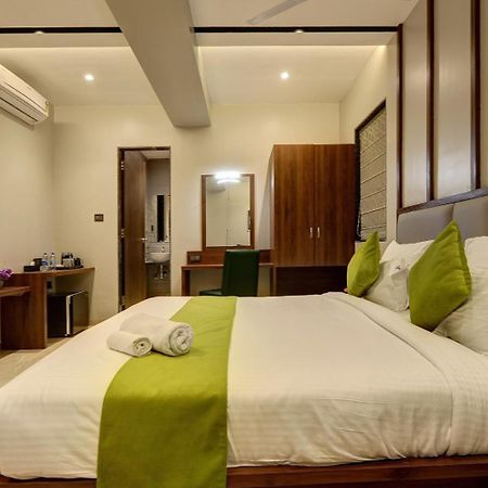 Magnus Fortune House Business Hotel , Magarpatta Mundhwa Bagian luar foto