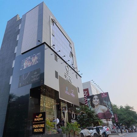 Magnus Fortune House Business Hotel , Magarpatta Mundhwa Bagian luar foto