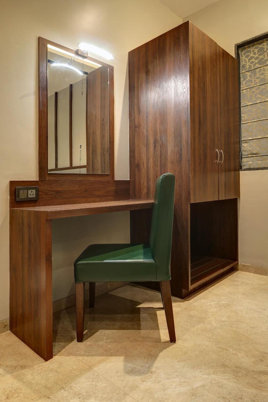 Magnus Fortune House Business Hotel , Magarpatta Mundhwa Bagian luar foto