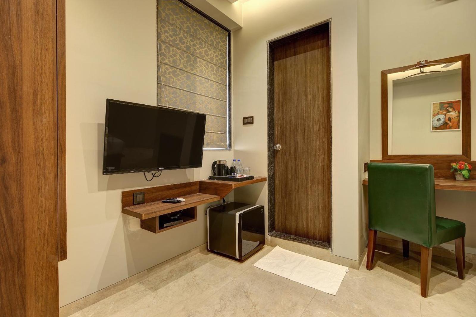 Magnus Fortune House Business Hotel , Magarpatta Mundhwa Bagian luar foto