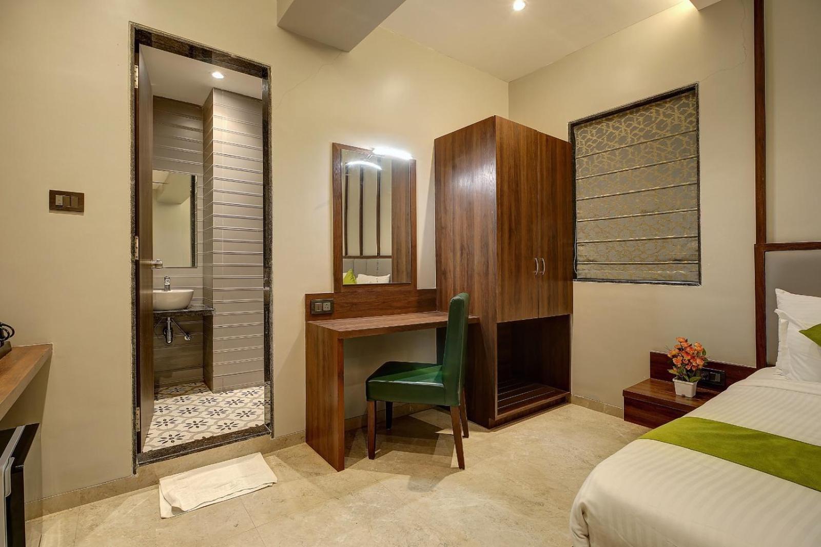 Magnus Fortune House Business Hotel , Magarpatta Mundhwa Bagian luar foto