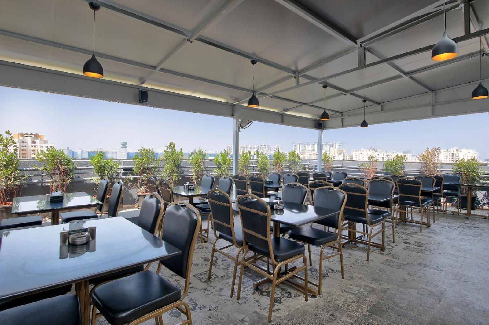 Magnus Fortune House Business Hotel , Magarpatta Mundhwa Bagian luar foto