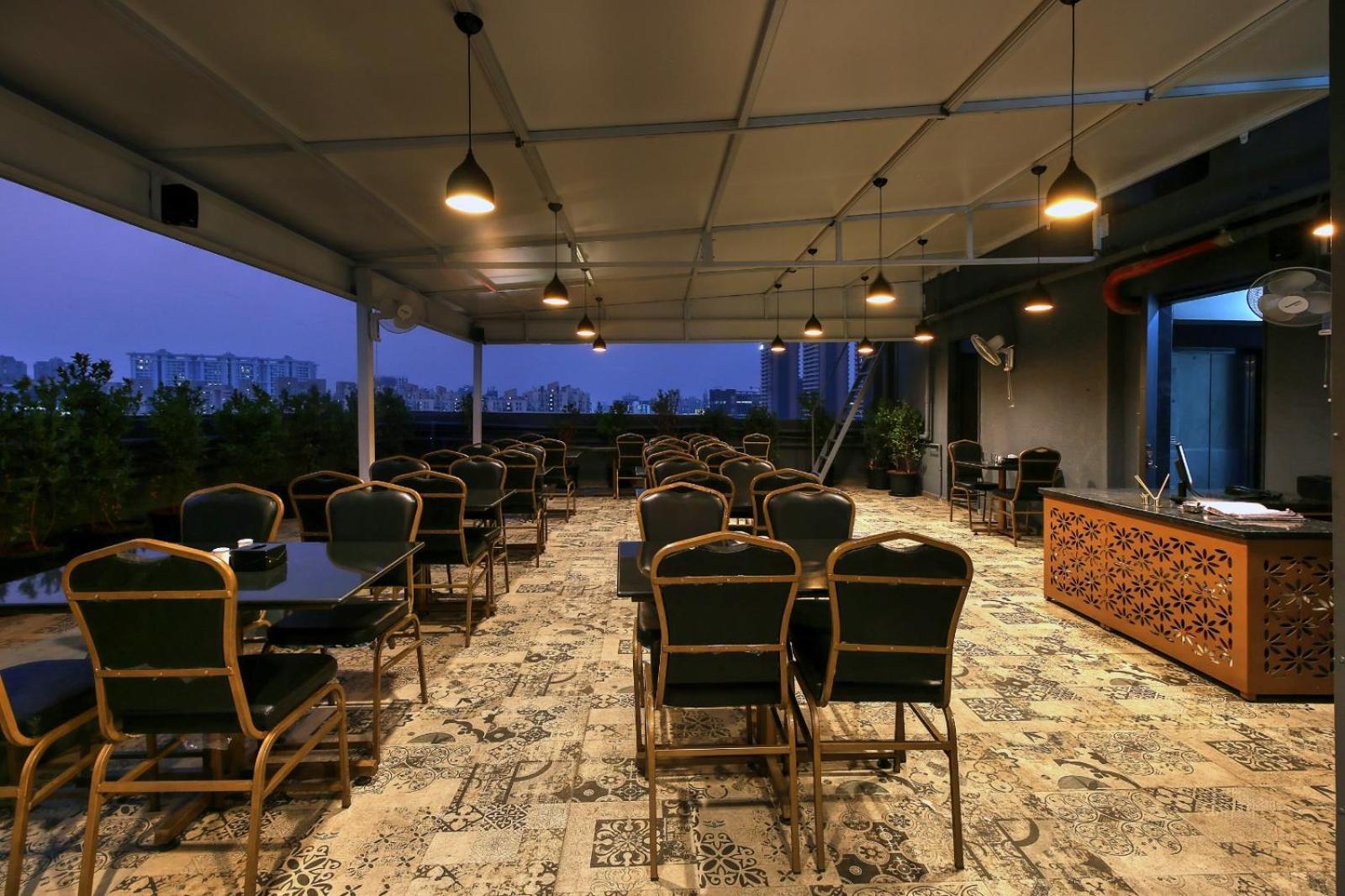 Magnus Fortune House Business Hotel , Magarpatta Mundhwa Bagian luar foto