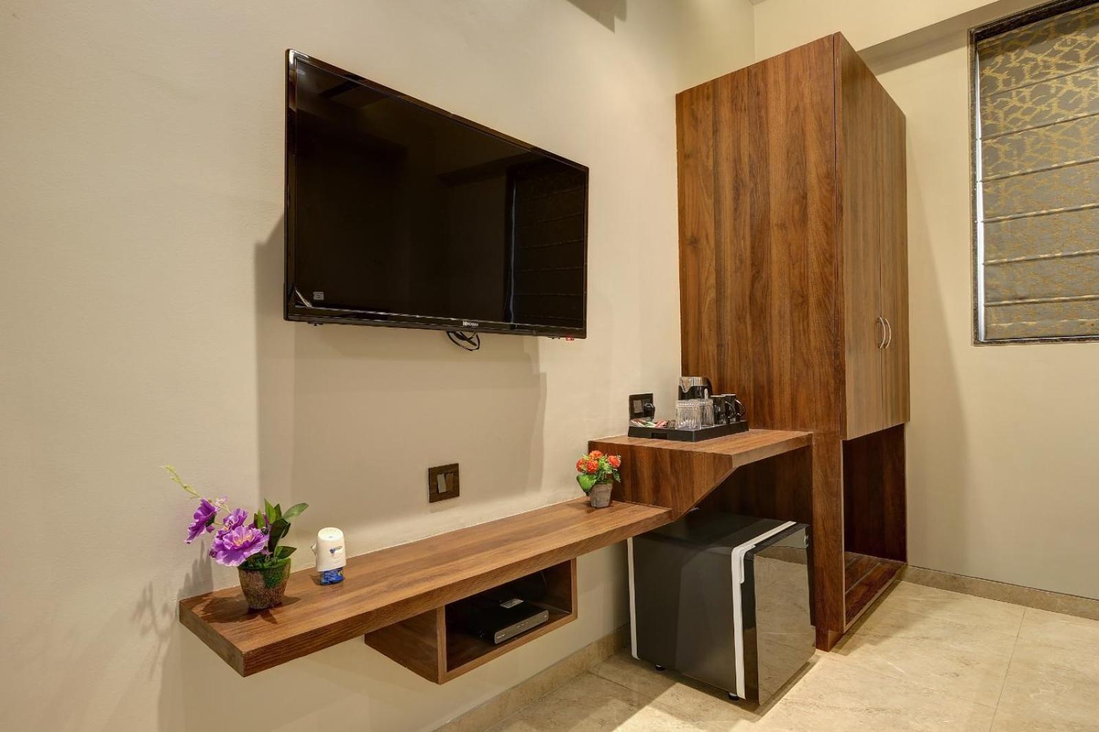 Magnus Fortune House Business Hotel , Magarpatta Mundhwa Bagian luar foto