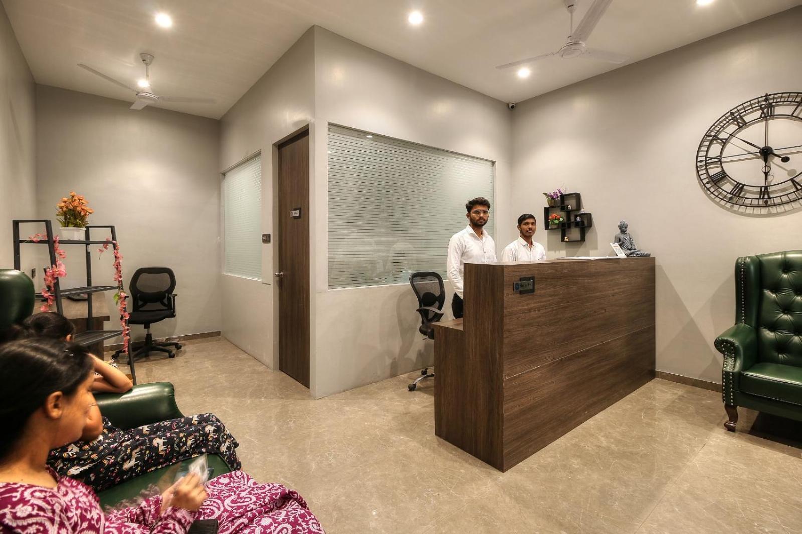 Magnus Fortune House Business Hotel , Magarpatta Mundhwa Bagian luar foto