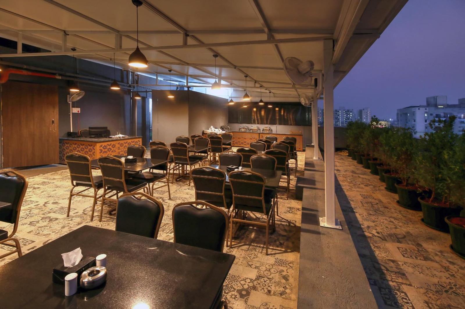Magnus Fortune House Business Hotel , Magarpatta Mundhwa Bagian luar foto