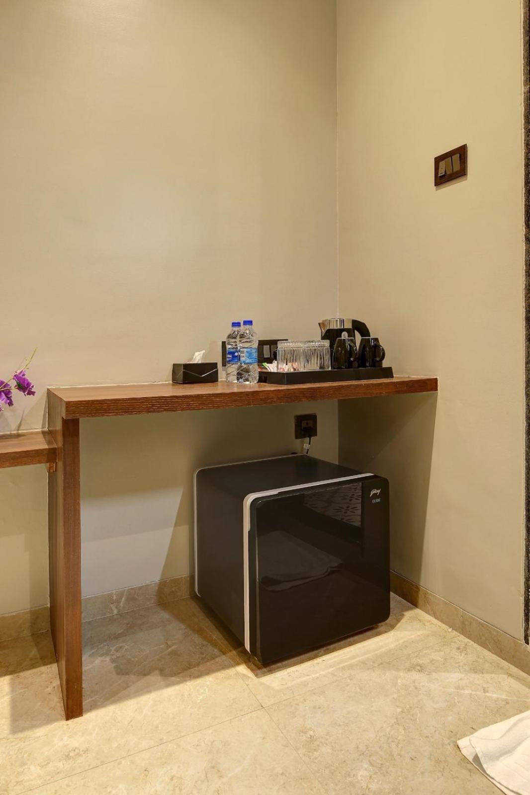 Magnus Fortune House Business Hotel , Magarpatta Mundhwa Bagian luar foto
