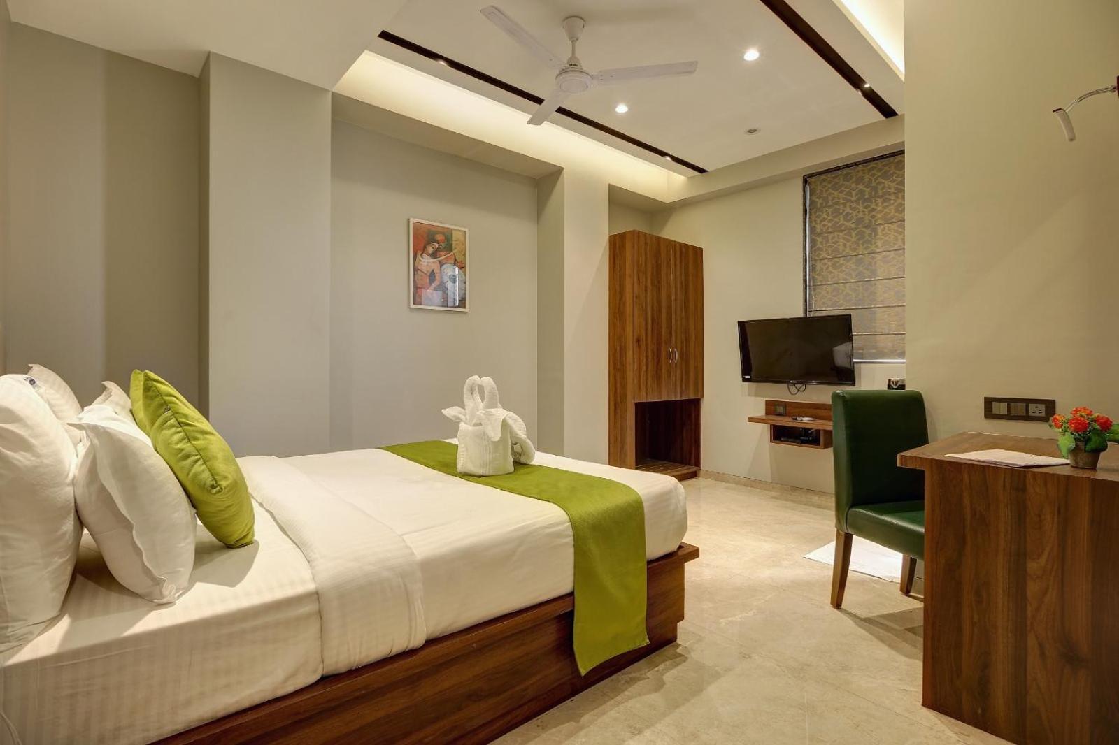 Magnus Fortune House Business Hotel , Magarpatta Mundhwa Bagian luar foto