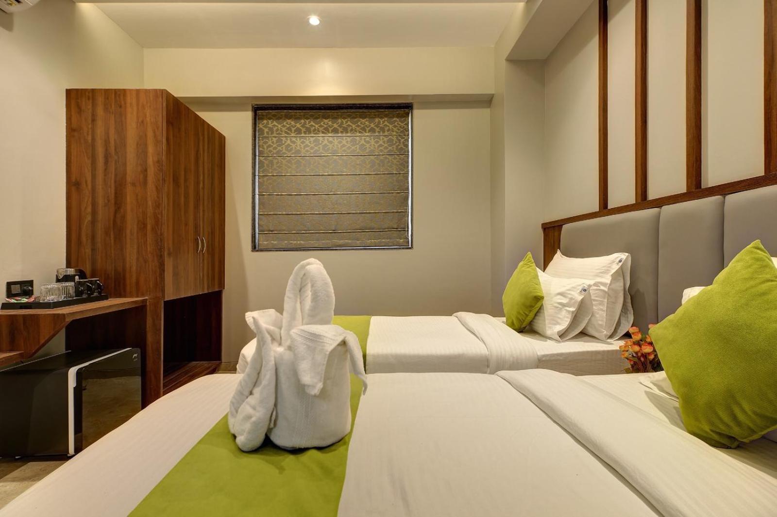 Magnus Fortune House Business Hotel , Magarpatta Mundhwa Bagian luar foto