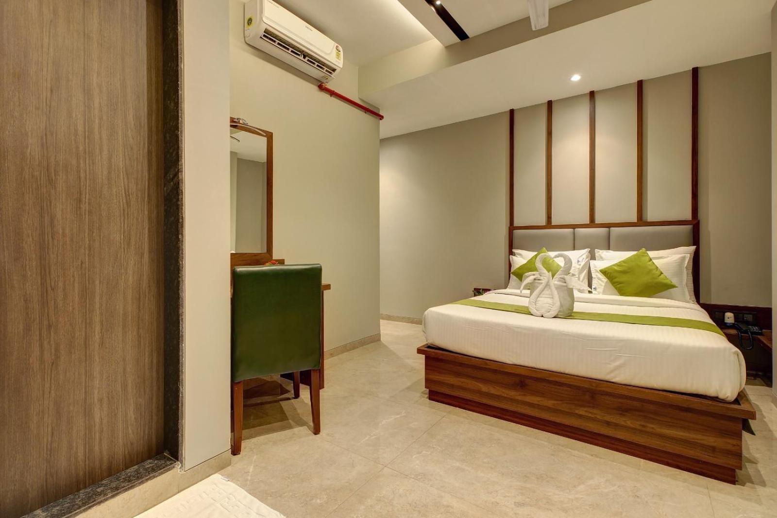 Magnus Fortune House Business Hotel , Magarpatta Mundhwa Bagian luar foto