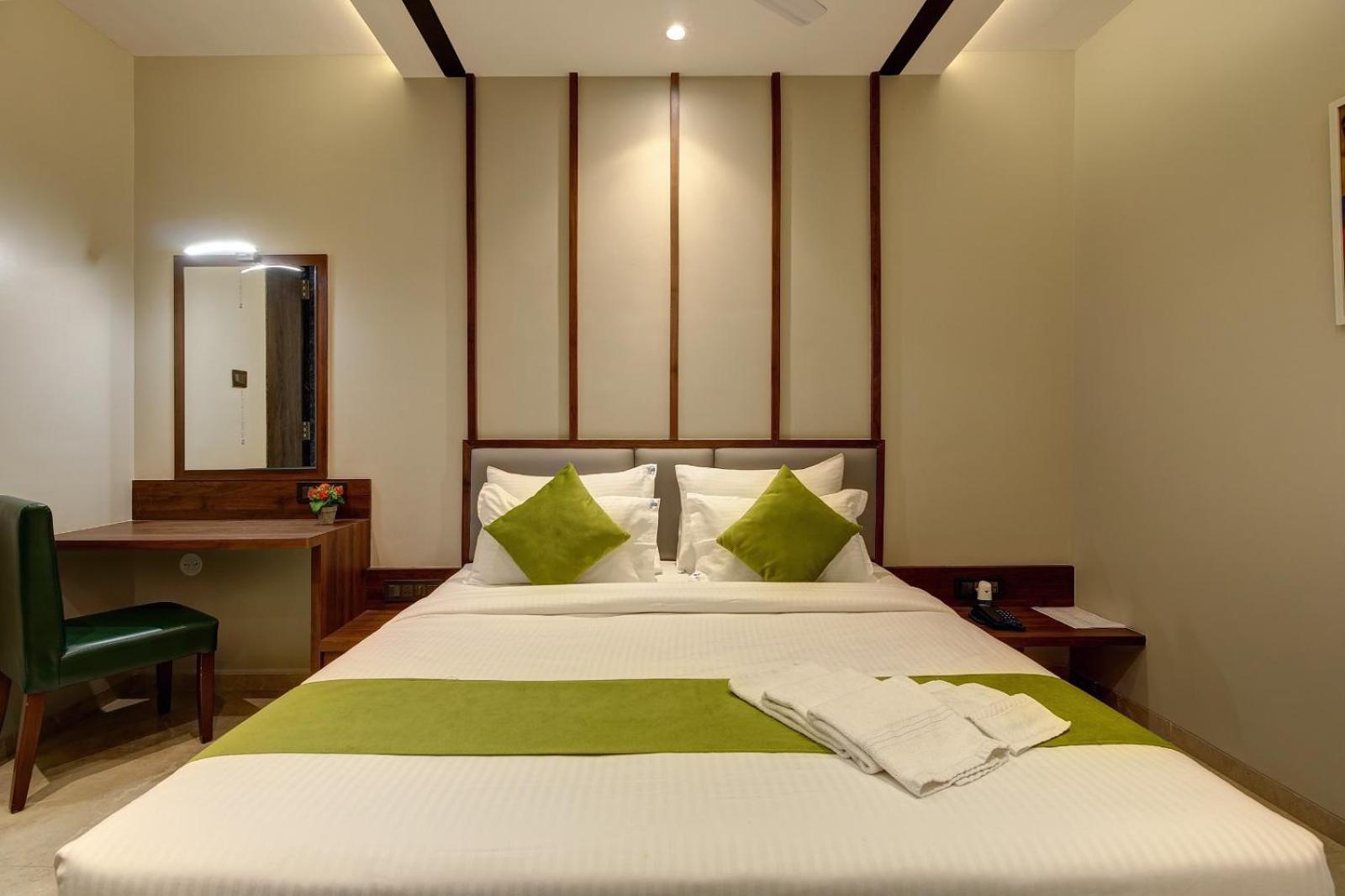 Magnus Fortune House Business Hotel , Magarpatta Mundhwa Bagian luar foto