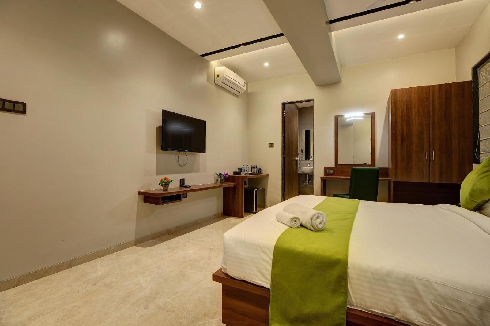 Magnus Fortune House Business Hotel , Magarpatta Mundhwa Bagian luar foto